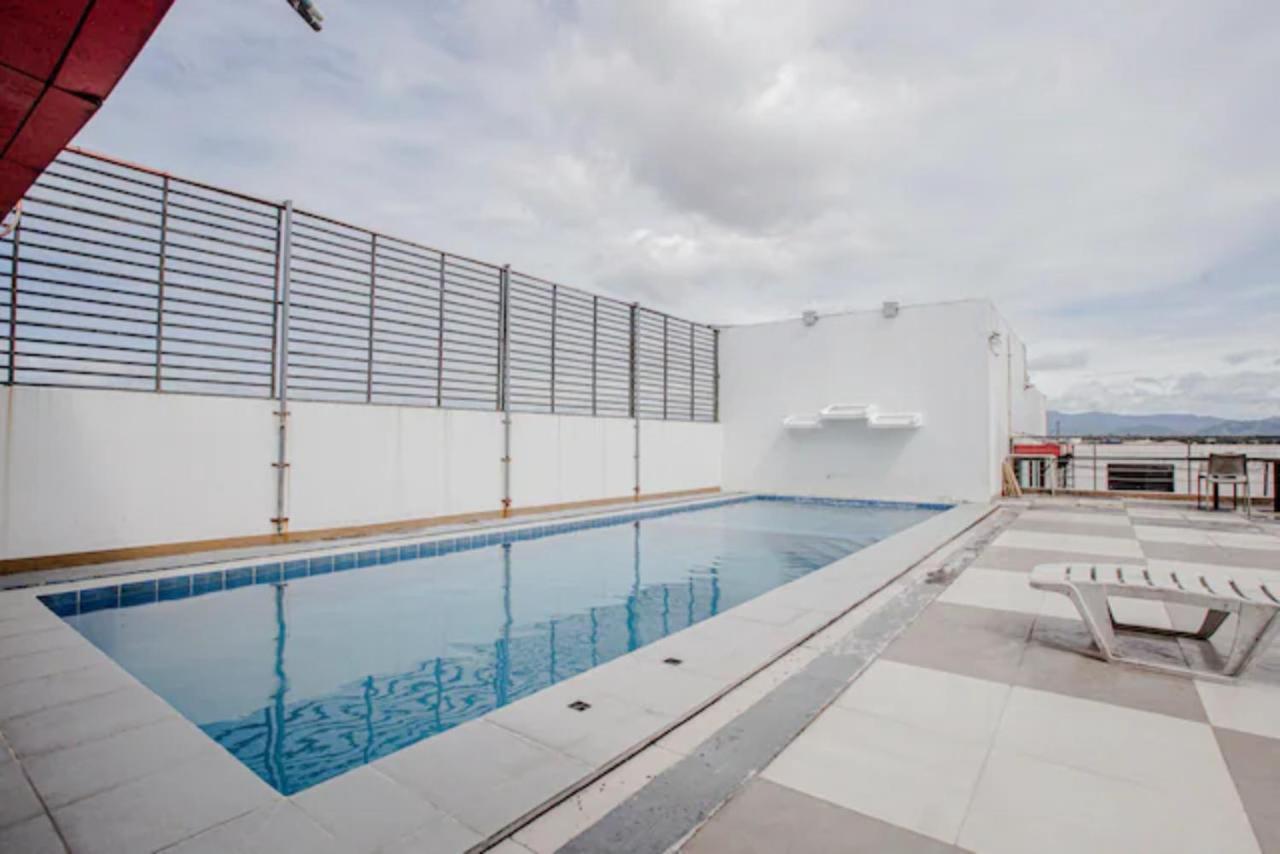 Oyo 637 Fox Hotel Quezon City Exterior photo