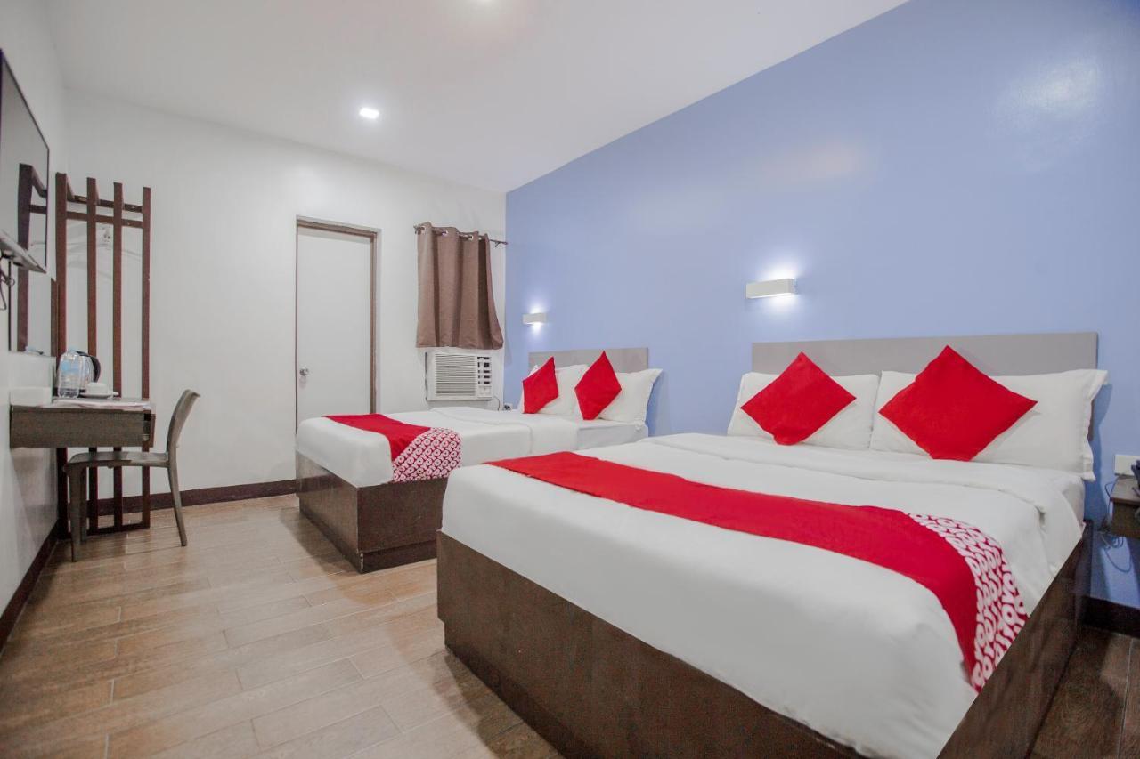 Oyo 637 Fox Hotel Quezon City Exterior photo