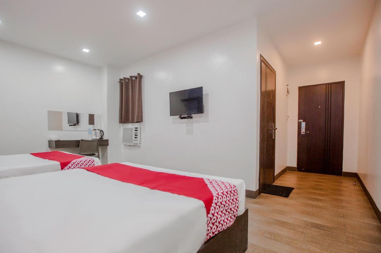 Oyo 637 Fox Hotel Quezon City Exterior photo