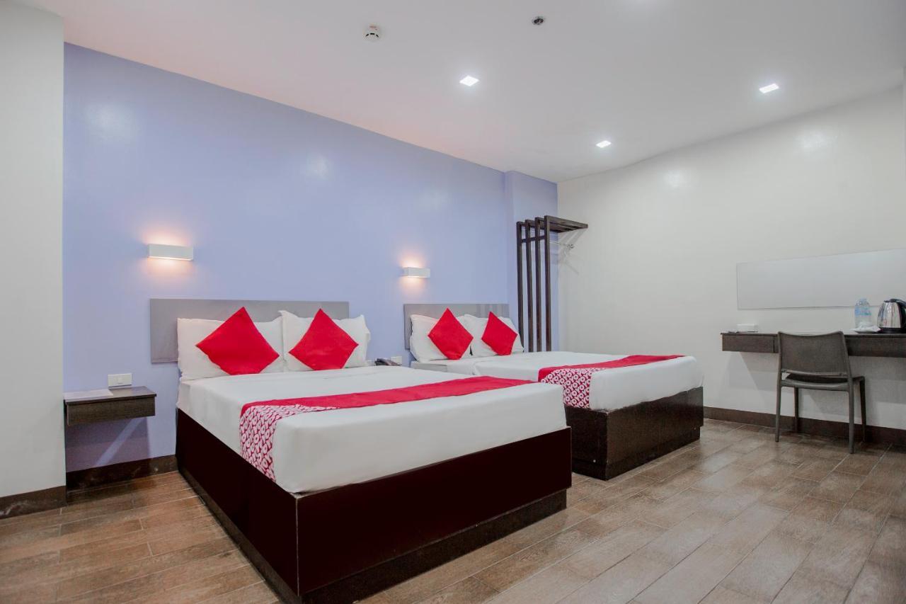 Oyo 637 Fox Hotel Quezon City Exterior photo