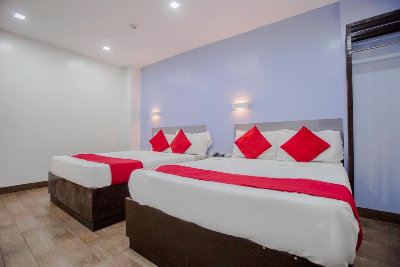 Oyo 637 Fox Hotel Quezon City Exterior photo